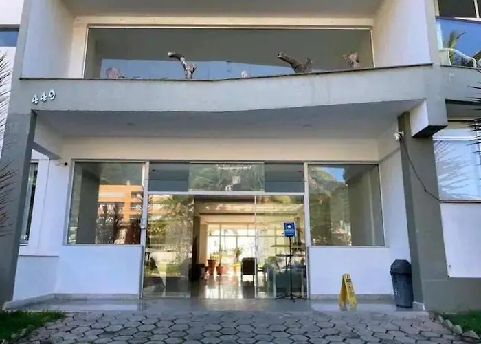Excelente apartamento nr 317, 2dormitórios, Pé na Areia Praia das Toninhas com Piscina